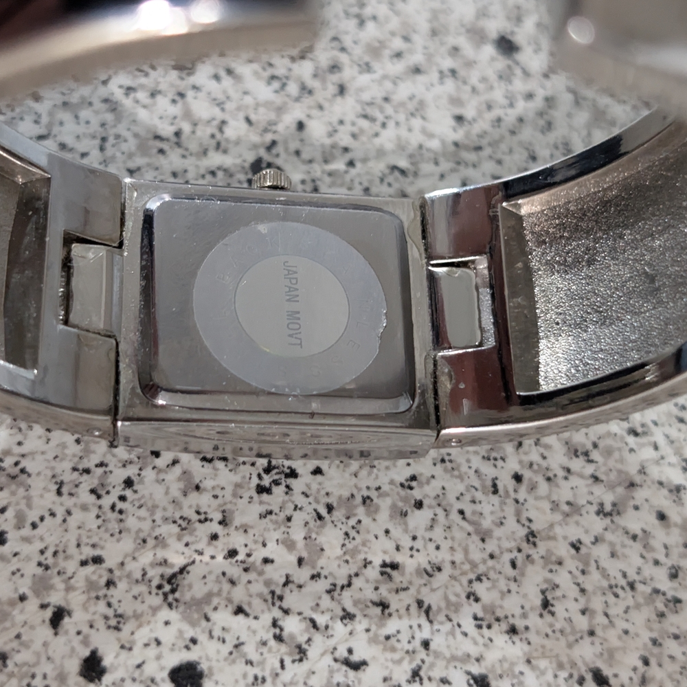 Silver Geometric Patterned Watch - Picture 10 of 11